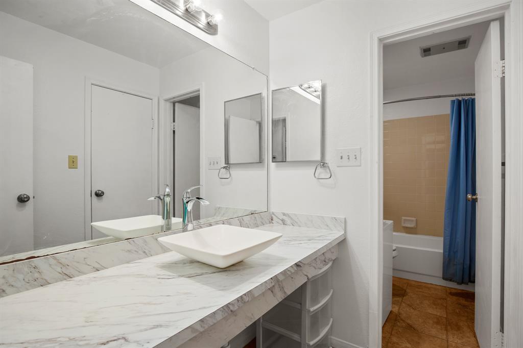 914 W 22nd 1/2 Street Austin TX 78705