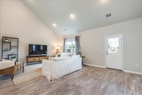 125 Groesbeck Lane Leander TX 78641