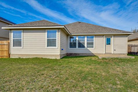 401 Bandara Woods Boulevard Elgin TX 78621