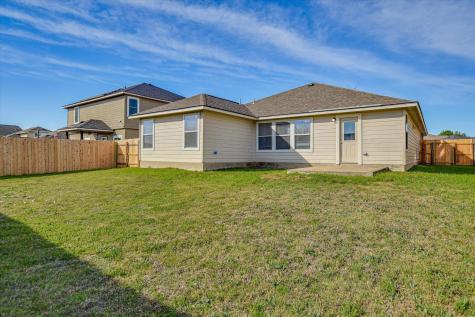 401 Bandara Woods Boulevard Elgin TX 78621