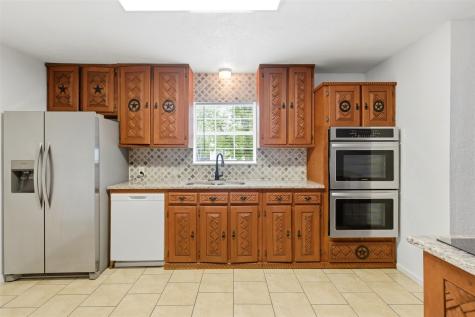 206 Oscar Street Taylor TX 76574