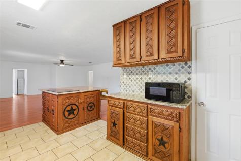 206 Oscar Street Taylor TX 76574