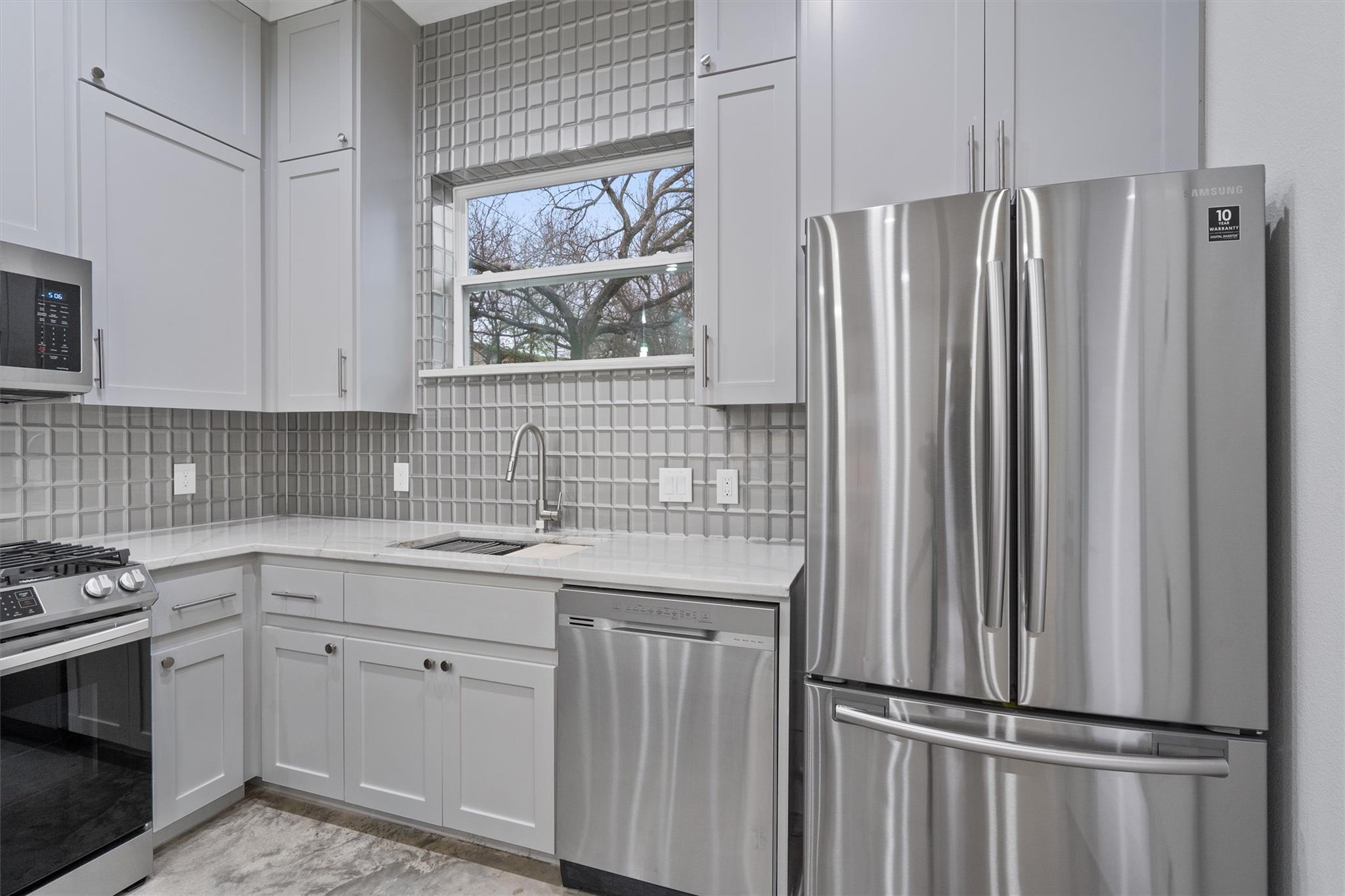 3919 E 16th Street Austin TX 78721