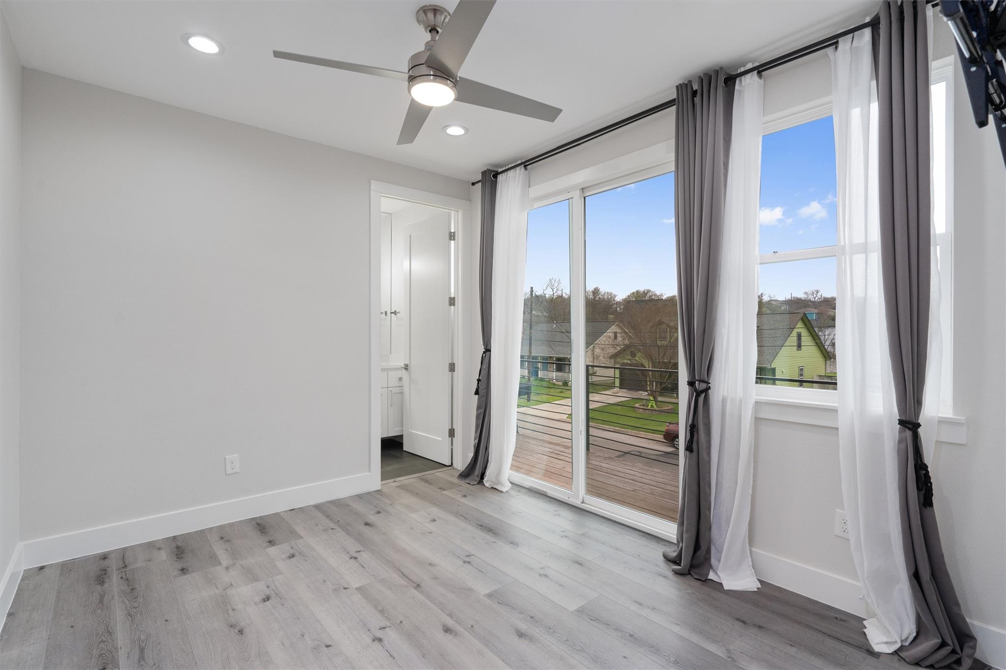 3919 E 16th Street Austin TX 78721