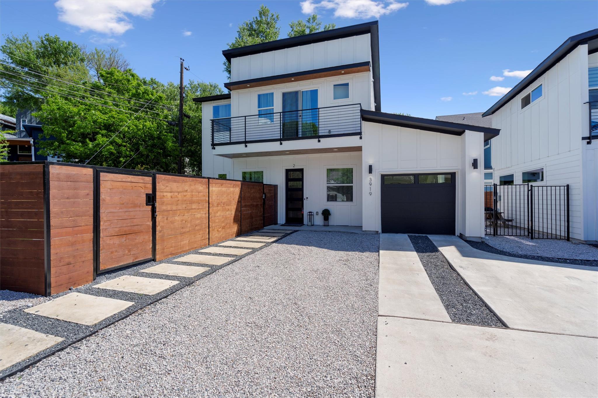 3919 E 16th Street Austin TX 78721