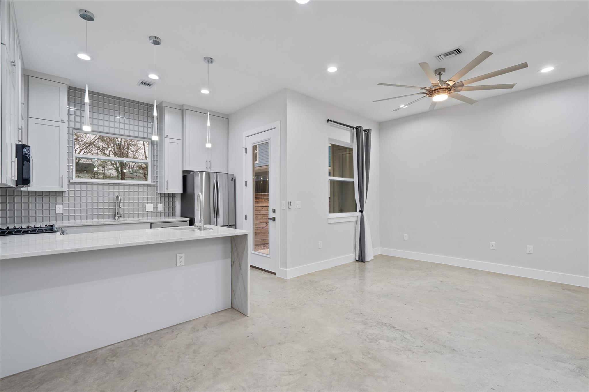 3919 E 16th Street Austin TX 78721