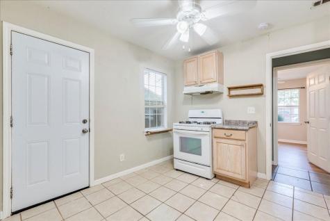 609 Cottonwood Street Lockhart TX 78644