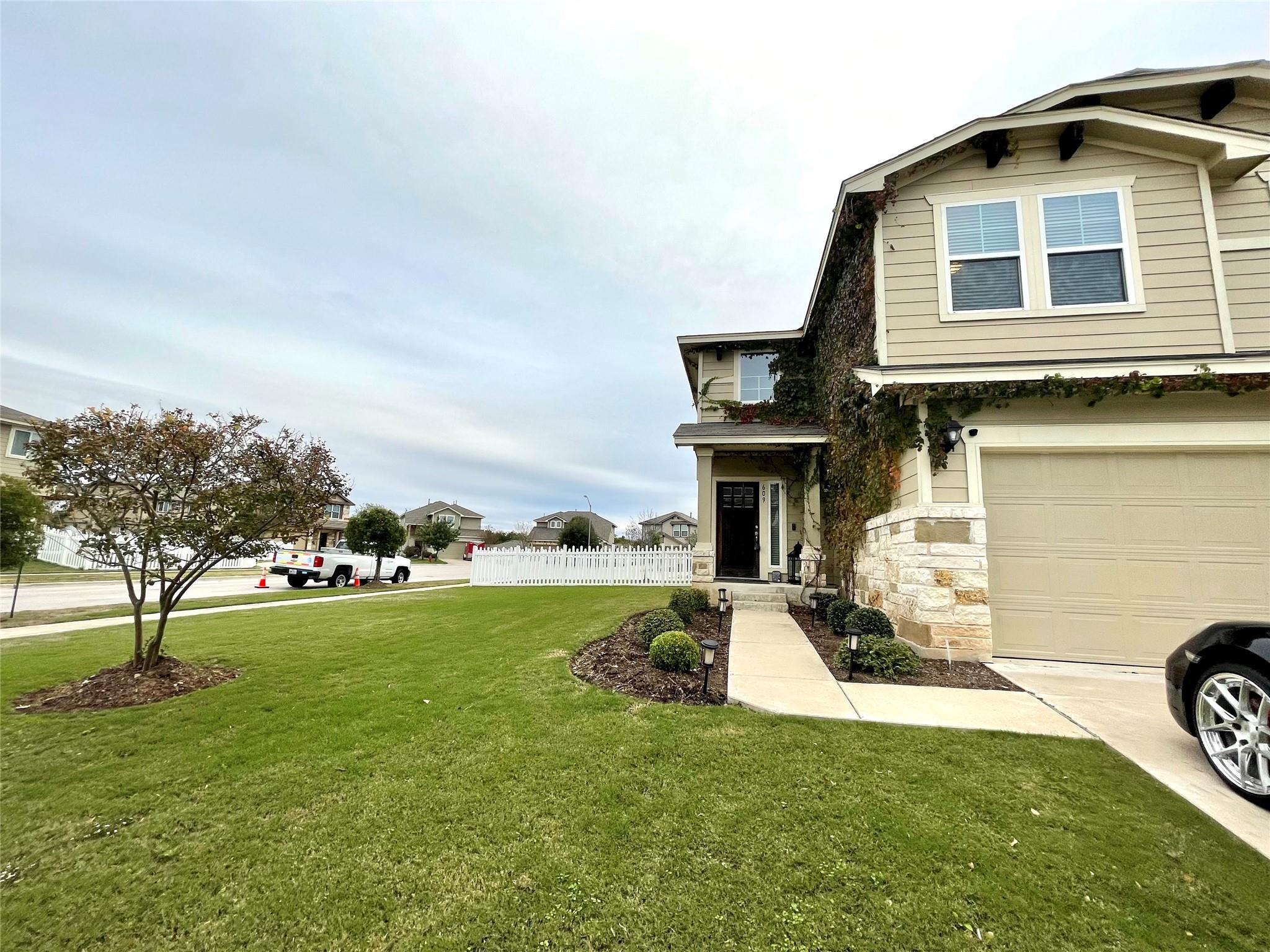 609 Tumlinson Fort Way Round Rock TX 78664