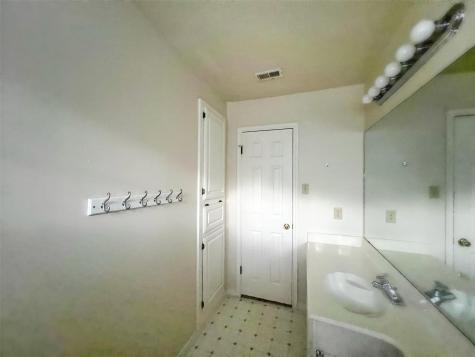 6204 Old Harbor Lane Austin TX 78739
