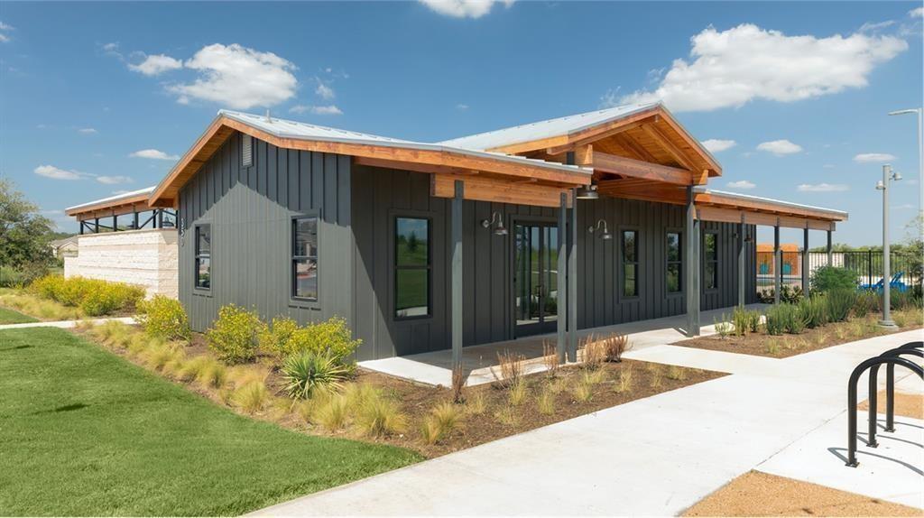 109 Patagonia Kyle TX 78640