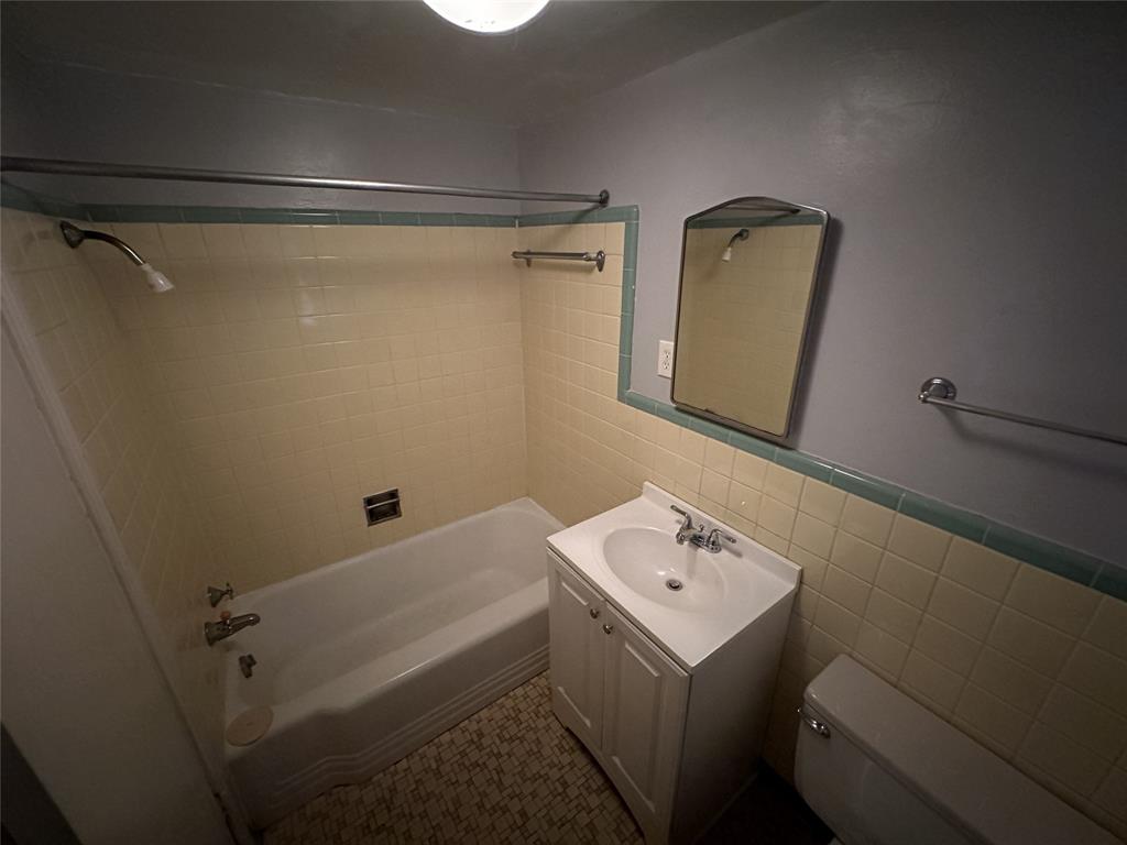 1009 W 25th Street Austin TX 78705