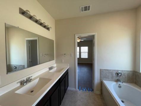 1001 Hillrose Drive Leander TX 78641
