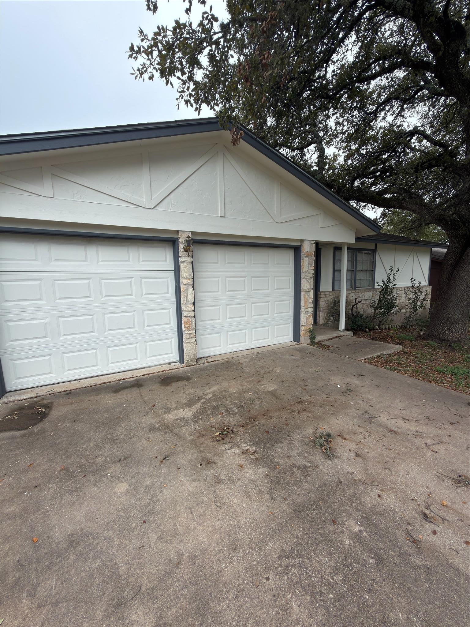 5601 Porsche Lane Austin TX 78749