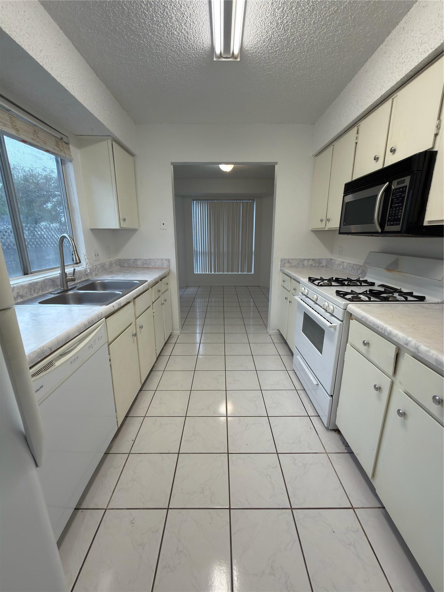 5601 Porsche Lane Austin TX 78749
