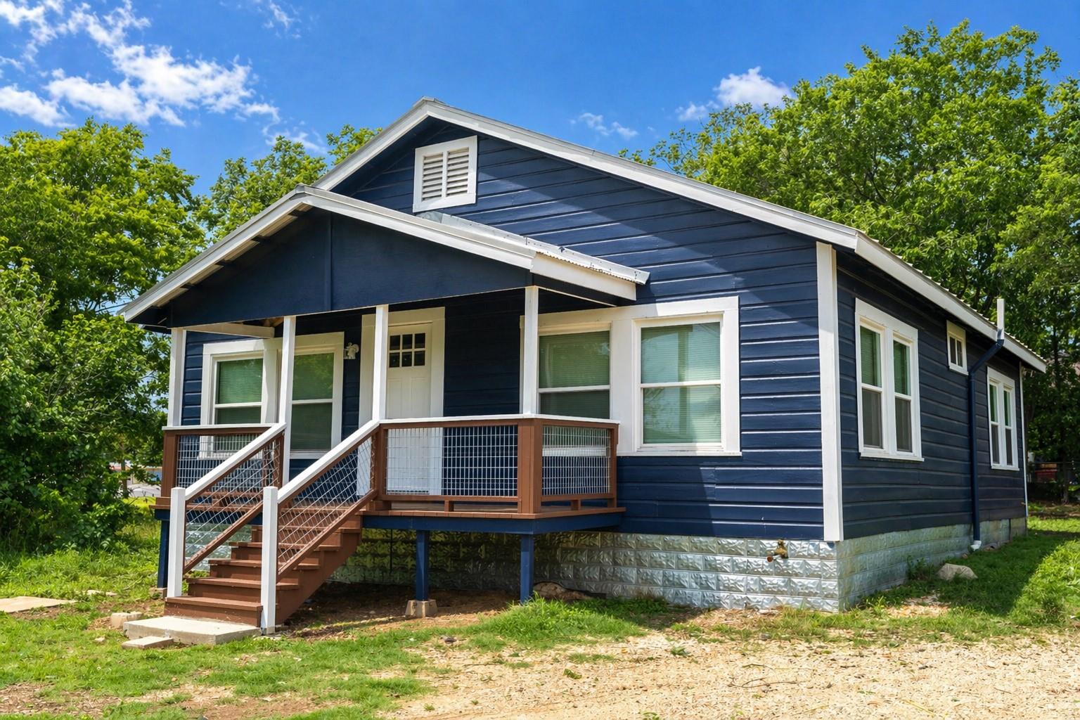 329 Flores Street Lockhart TX 78644