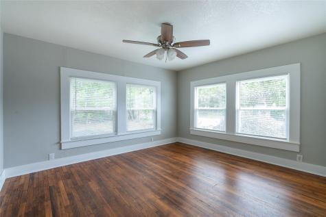 329 Flores Street Lockhart TX 78644