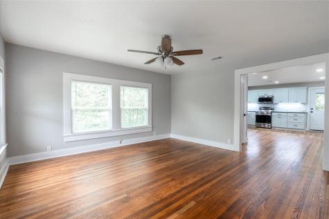 329 Flores Street Lockhart TX 78644
