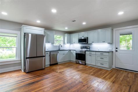 329 Flores Street Lockhart TX 78644