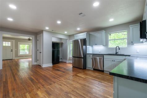 329 Flores Street Lockhart TX 78644