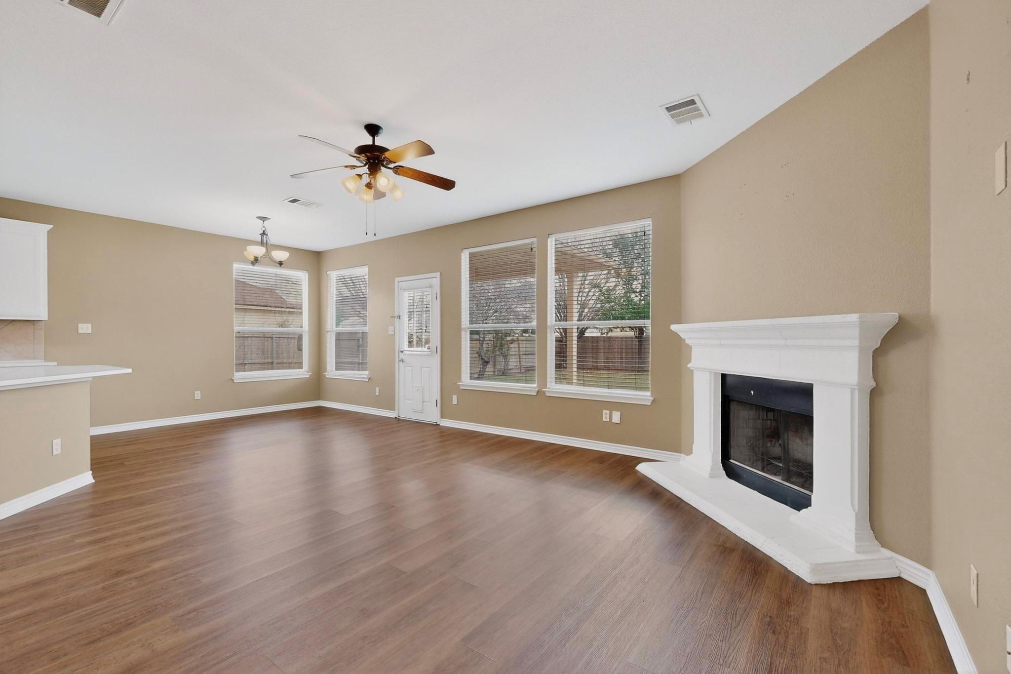 322 Lone Star Boulevard Hutto TX 78634