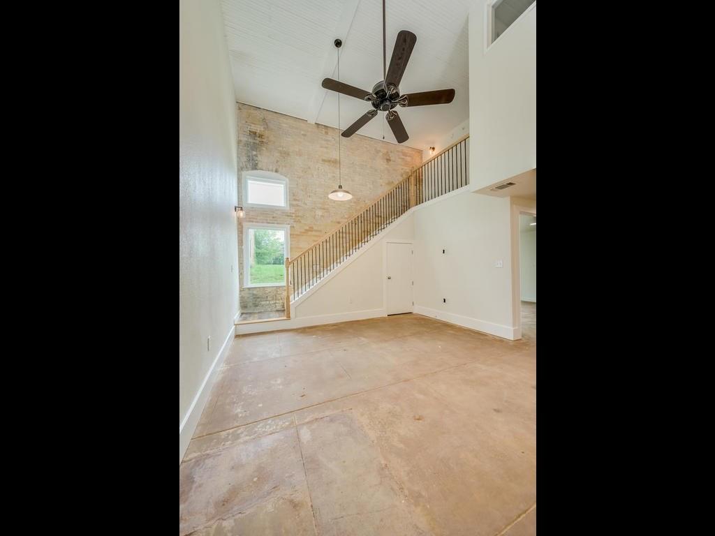 110 S Main Street Elgin TX 78621