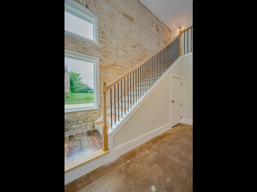 110 S Main Street Elgin TX 78621
