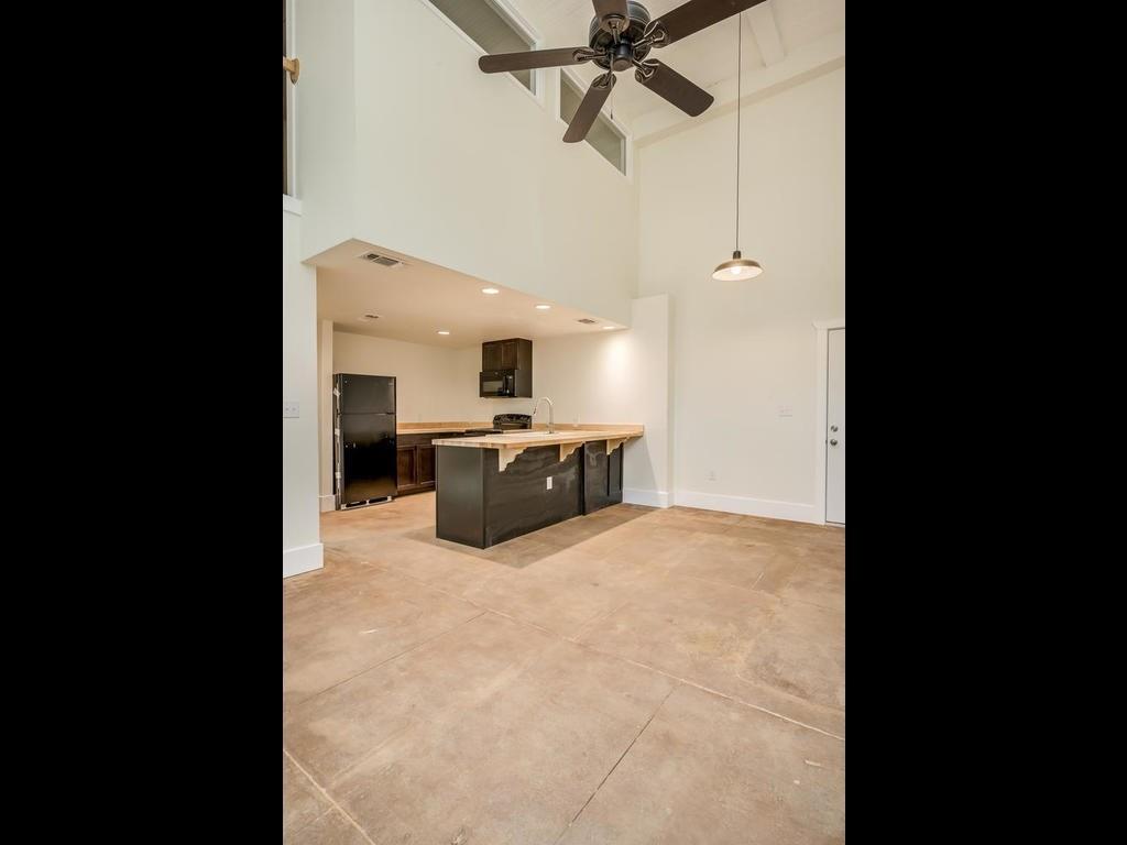 110 S Main Street Elgin TX 78621