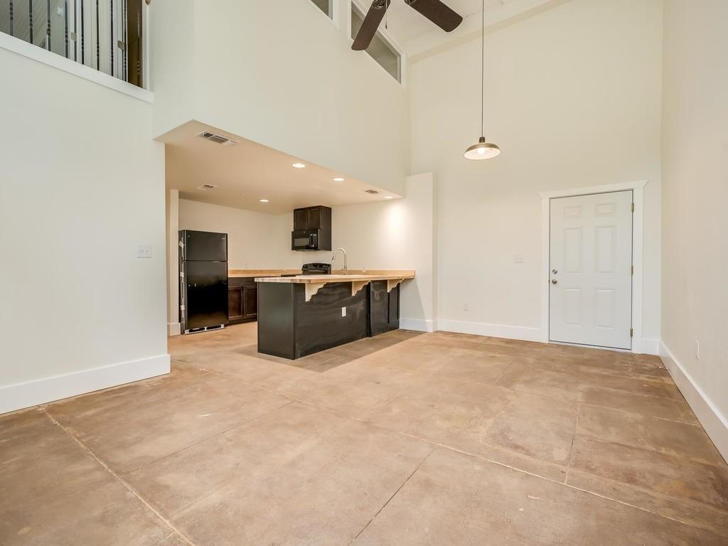 110 S Main Street Elgin TX 78621