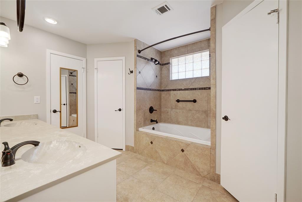 11428 Bristle Oak Trail Austin TX 78750