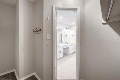 11428 Bristle Oak Trail Austin TX 78750