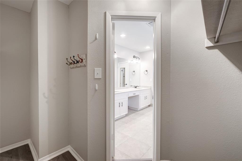 11428 Bristle Oak Trail Austin TX 78750