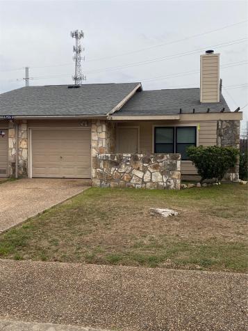 1304-B Conway Drive San Marcos TX 78666