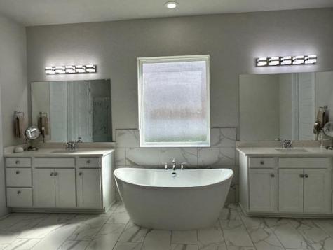900 Elenora Drive Leander TX 78641