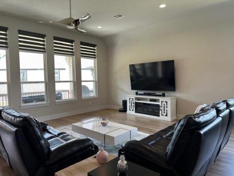900 Elenora Drive Leander TX 78641