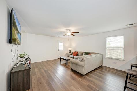 132 Maywood Lane Jarrell TX 76537