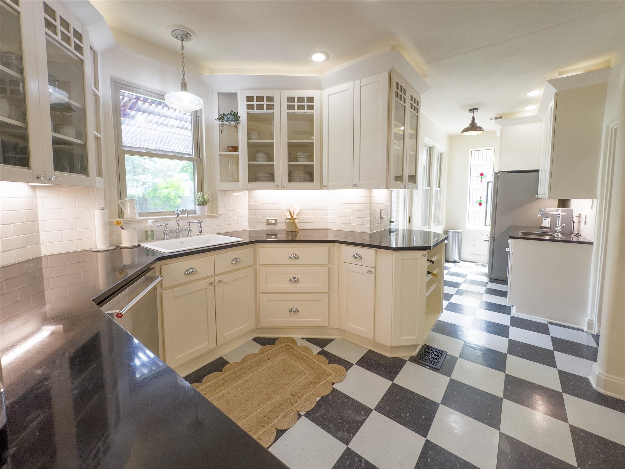 1512 Northwood Road Austin TX 78703