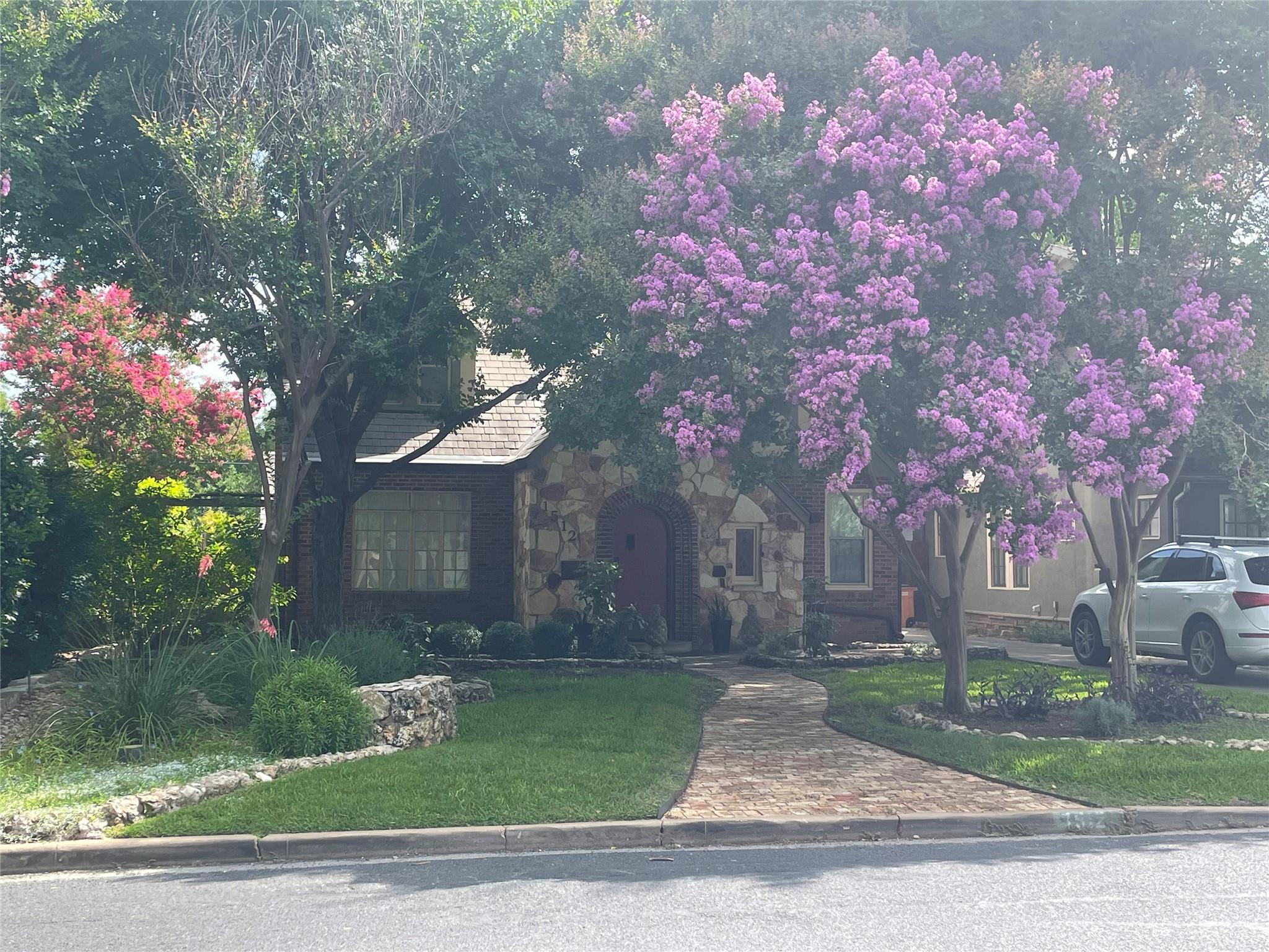 1512 Northwood Road Austin TX 78703