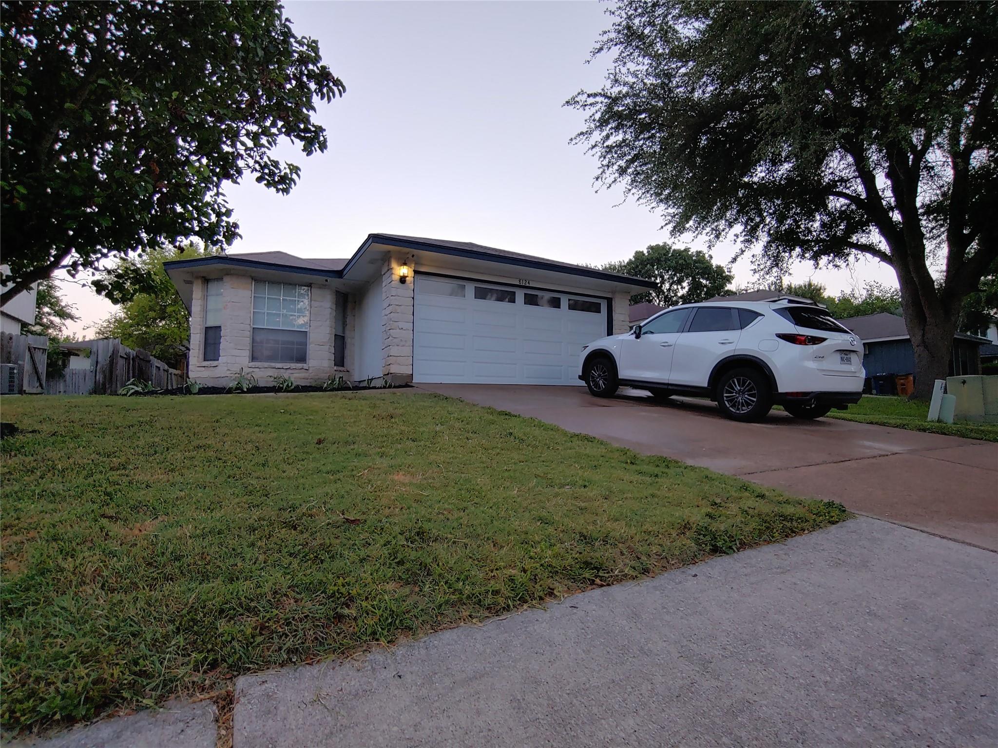 8124 Tockington Way Austin TX 78748