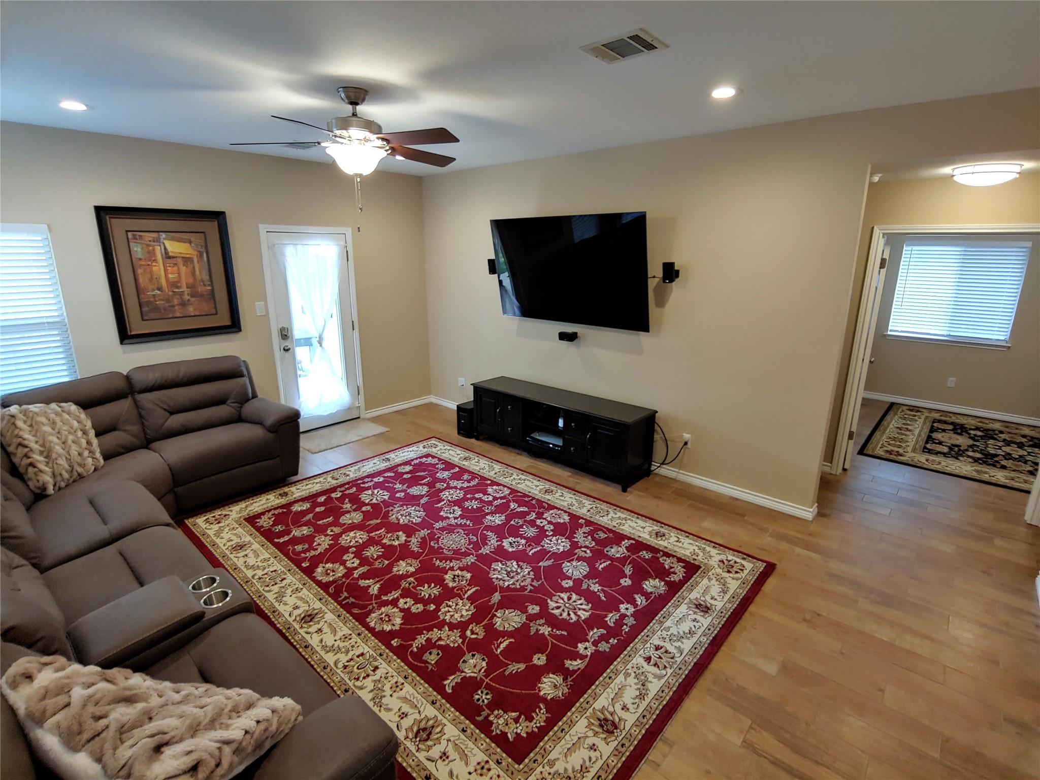 8124 Tockington Way Austin TX 78748