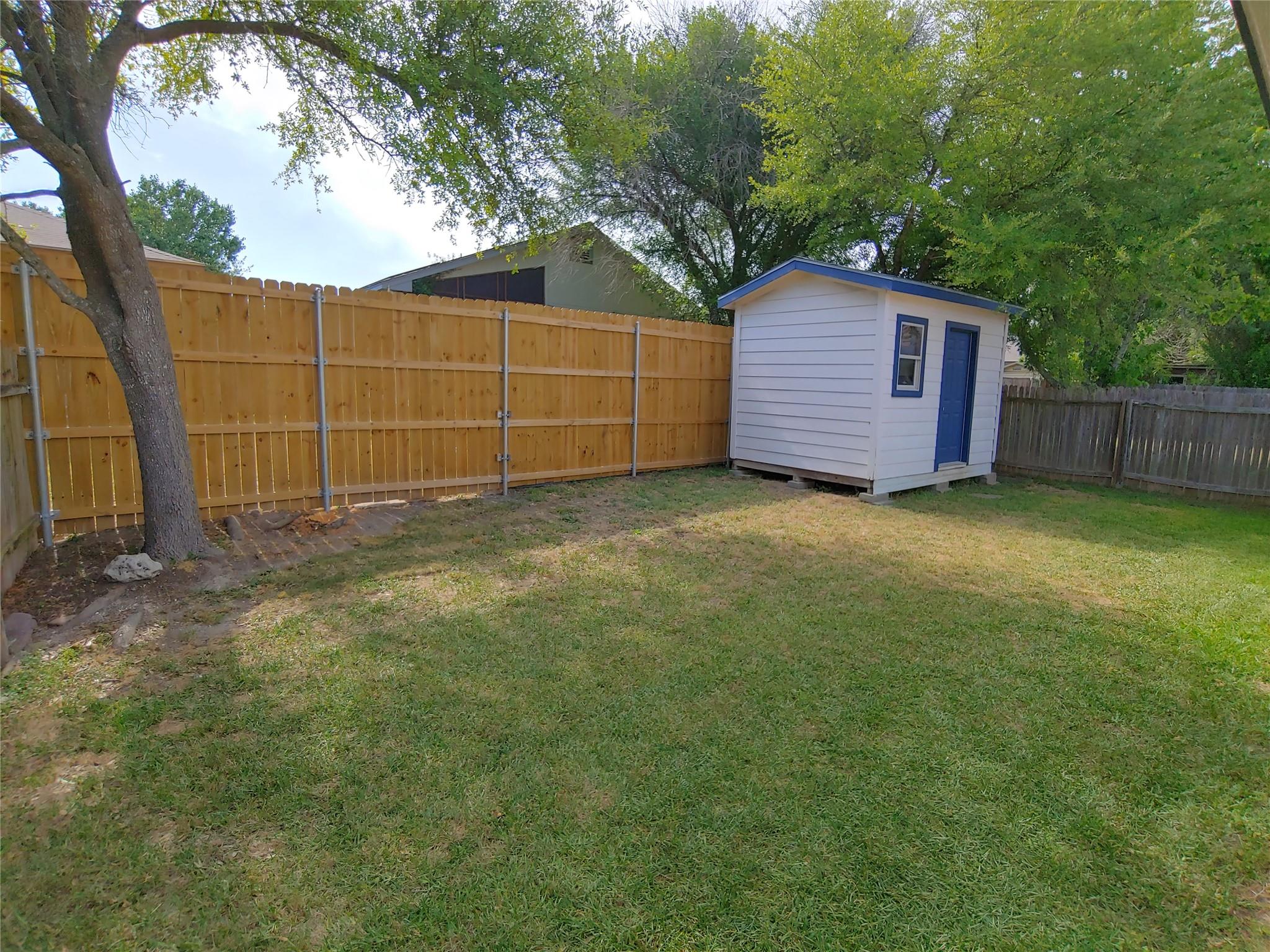 8124 Tockington Way Austin TX 78748