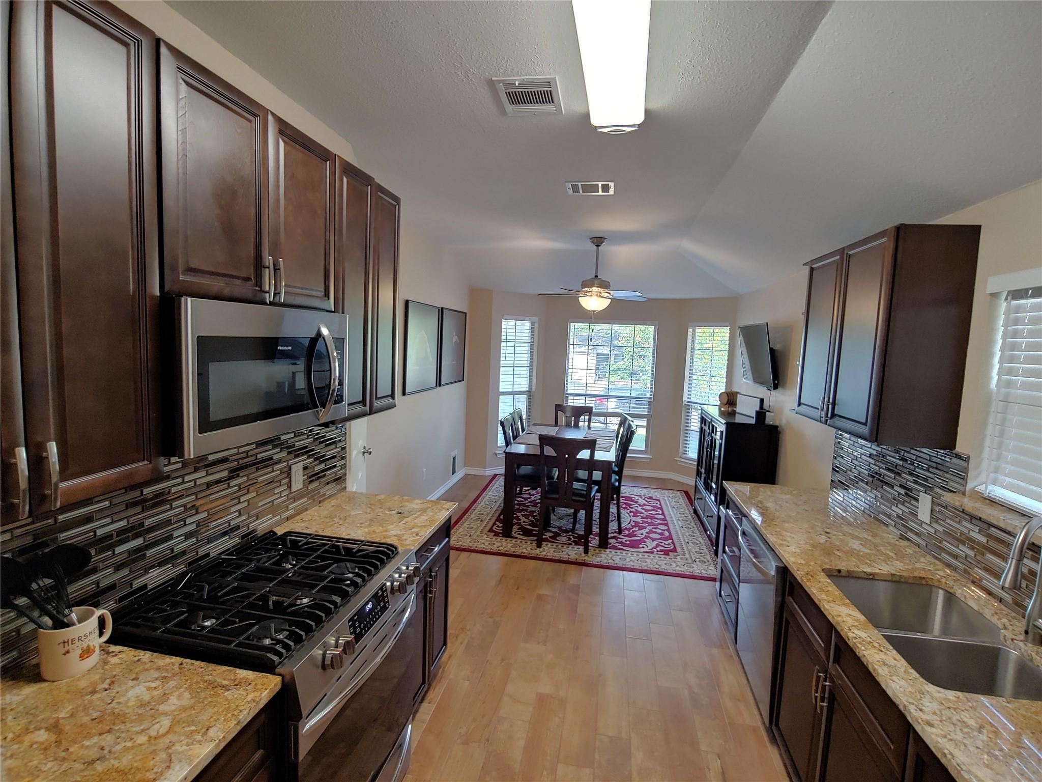 8124 Tockington Way Austin TX 78748