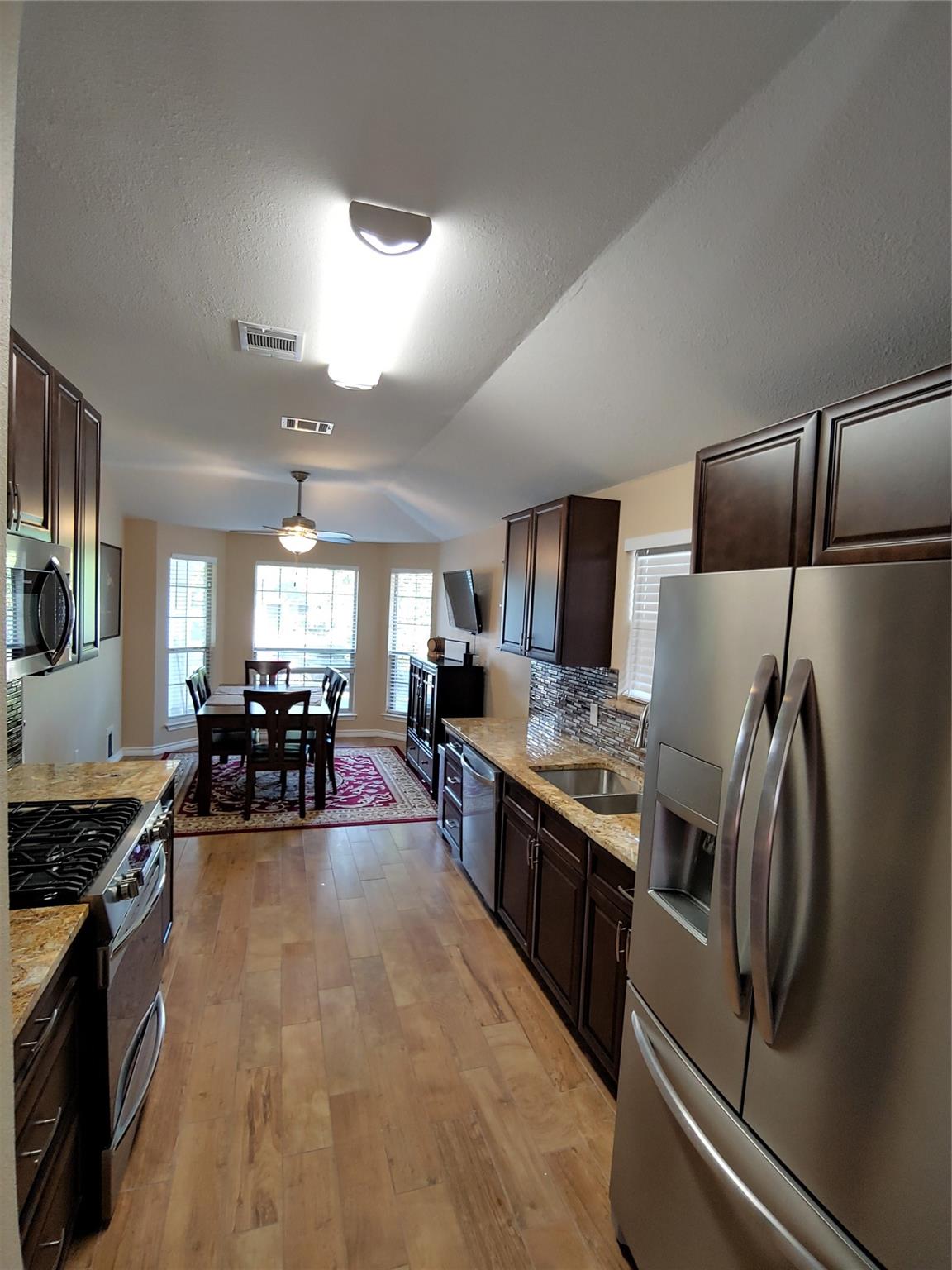 8124 Tockington Way Austin TX 78748