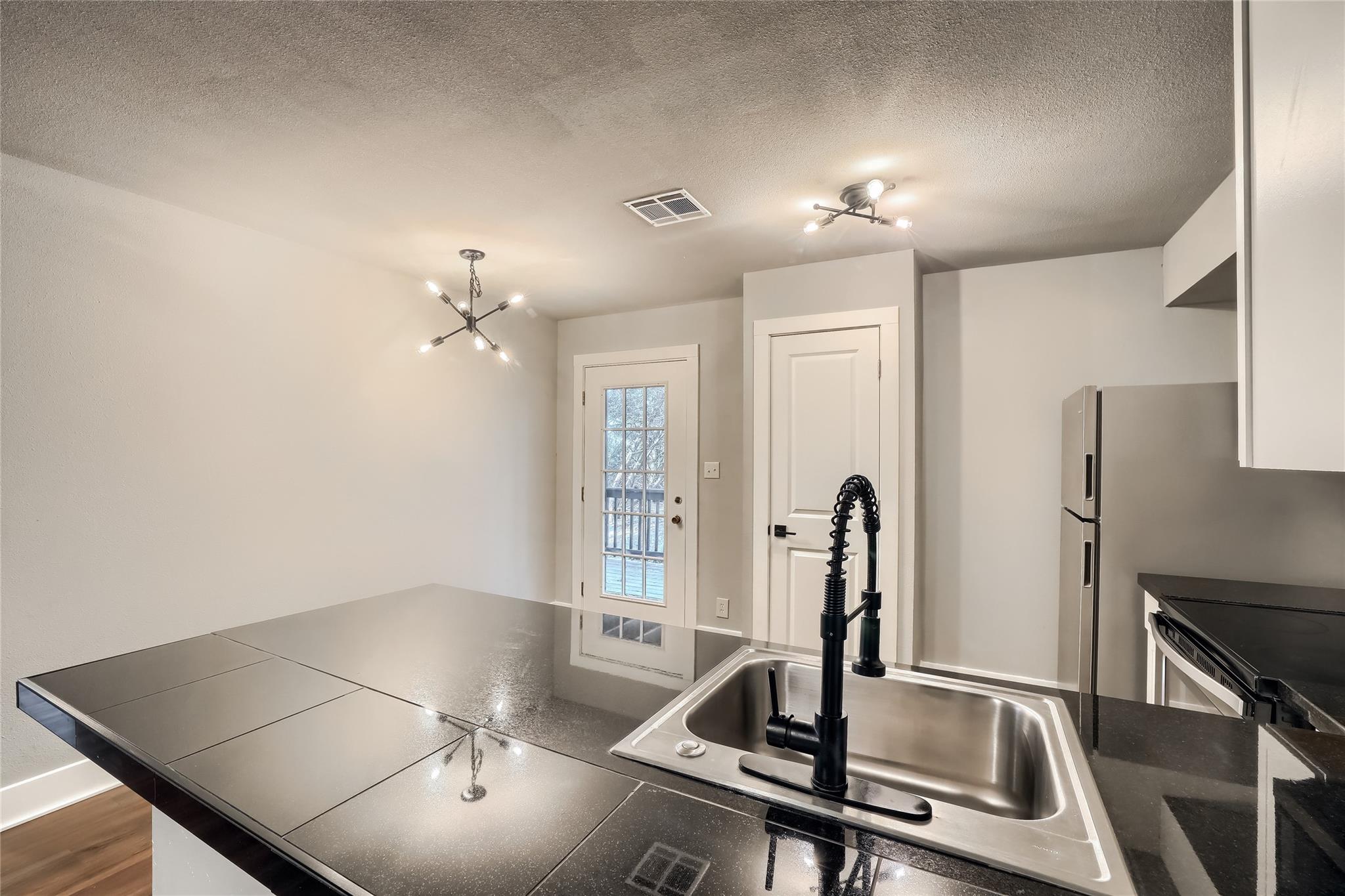 5909 Lago Vista Way D Lago Vista TX 78645