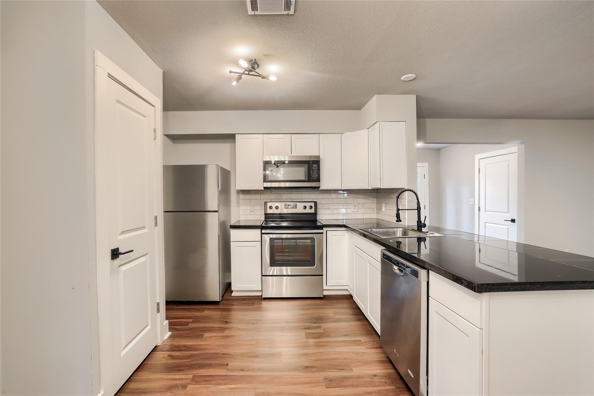 5909 Lago Vista Way D Lago Vista TX 78645