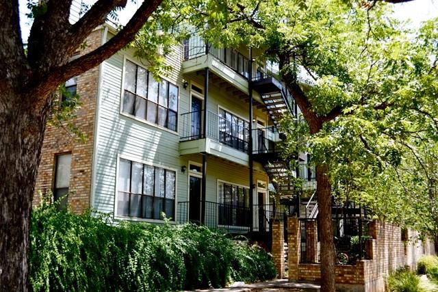 915 W 22 1/2 Street Austin TX 78705