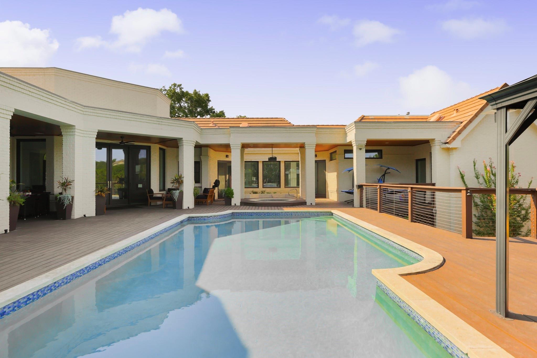 21 Cousteau Lane Austin TX 78746