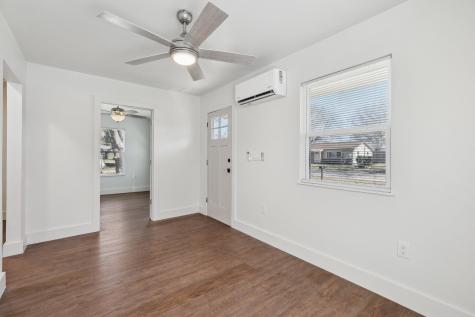 304 Harris Street Smithville TX 78957