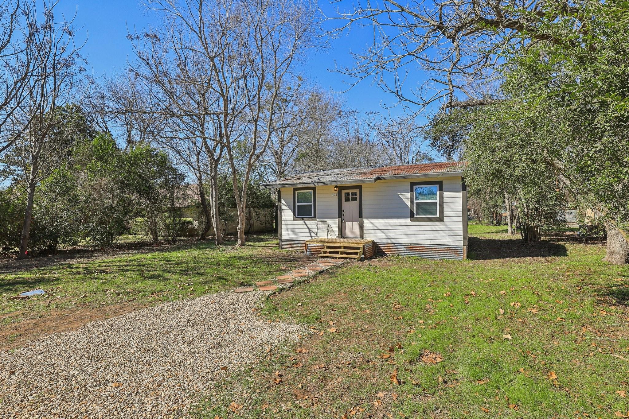 304 Harris Street Smithville TX 78957
