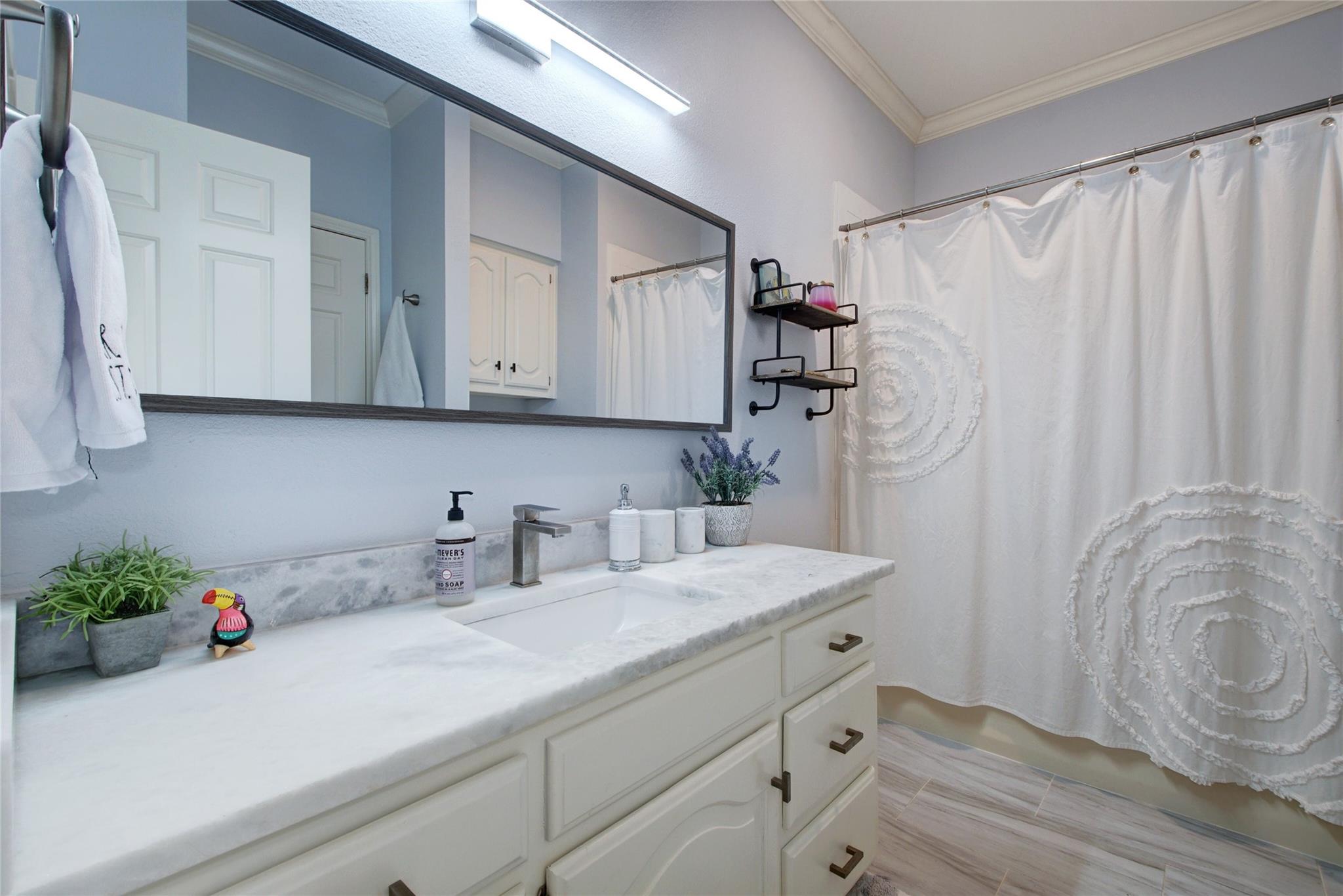 7103 Anaqua Drive Austin TX 78750