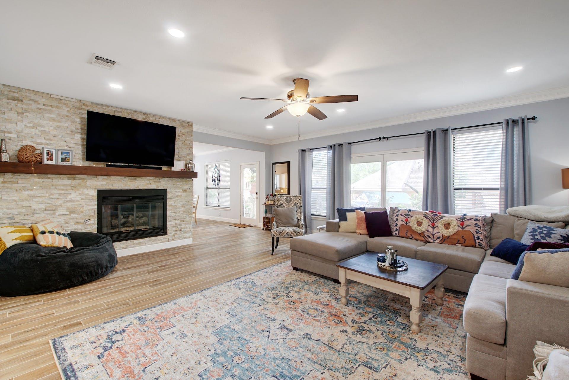 7103 Anaqua Drive Austin TX 78750